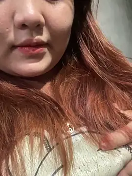 Snapshot of yangxinkyre chatting on 8, 11, 2025 yangxinkyre online show from 8, 11, 2025