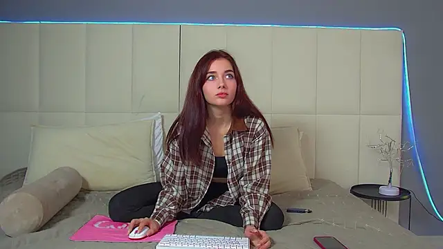 SelenaPonces online show from 11, 11, 2025