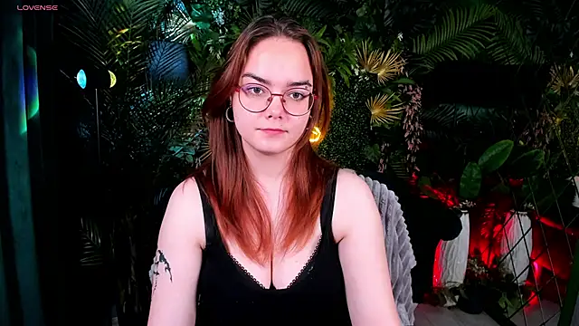 Lily  Evans online show from 25, 11, 2025