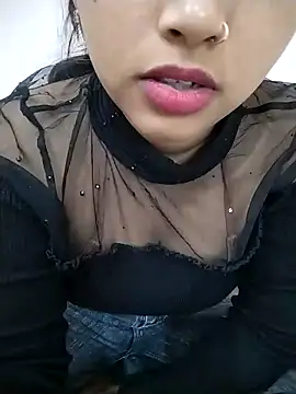 Sexy Divya   online show from 17, 12, 2025