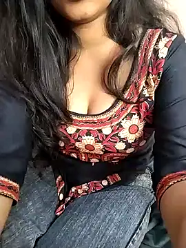 Sexy Divya   online show from 9, 3, 2026