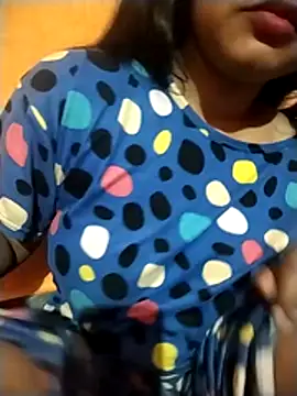 Sexy Divya   online show from 18, 4, 2026