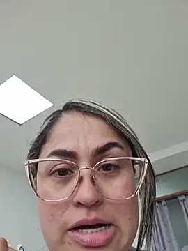 Snapshot of Laurenwc chatting on 11, 11, 2025 Laurenwc online show from 11, 11, 2025