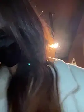 Snapshot of luna-sisi chatting on 8, 11, 2025 luna-sisi online show from 8, 11, 2025