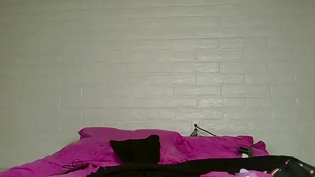 nikkibae33 online show from 4, 3, 2026