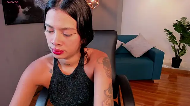 Saara Corraless online show from 13, 11, 2025