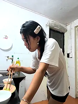 Lynly k2 online show from 27, 2, 2026