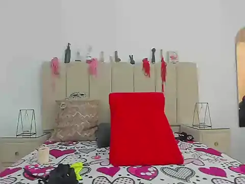 ShanellDiaz  online show from 12, 11, 2025