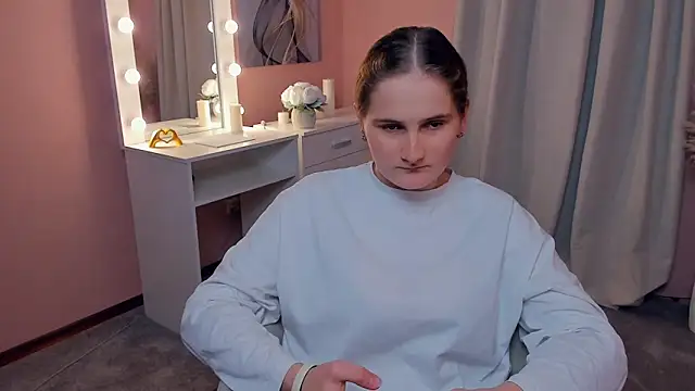 Snapshot of TorriBreckel chatting on 9, 11, 2025 TorriBreckel online show from 9, 11, 2025