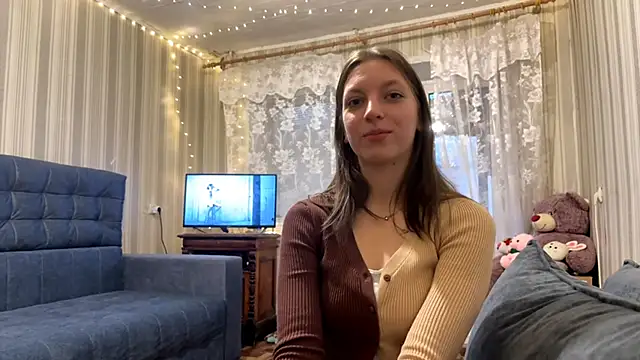 CarliBatas online show from 8, 11, 2025