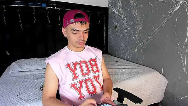 NicoKingg  online show from 4, 12, 2025