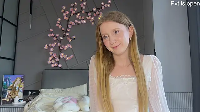 Snapshot of MiraJuicyJune chatting on 29, 5, 2026 MiraJuicyJune online show from 29, 5, 2026