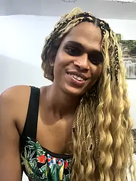 Snapshot of Tara-barbie chatting on 7, 11, 2025 Tara-barbie online show from 7, 11, 2025