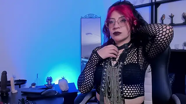 Snapshot of Halley_Ravenn chatting on 26, 5, 2026 Halley Ravenn online show from 26, 5, 2026