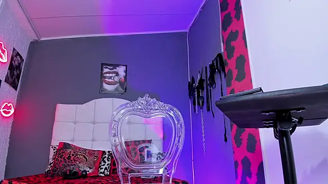 Snapshot of Halley_Ravenn chatting on 21, 11, 2025 Halley Ravenn online show from 21, 11, 2025