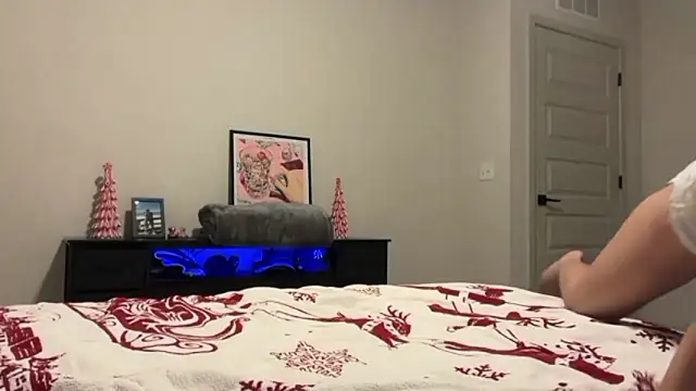 Snapshot of RosieCheeks_ chatting on 8, 11, 2025 RosieCheeks online show from 8, 11, 2025