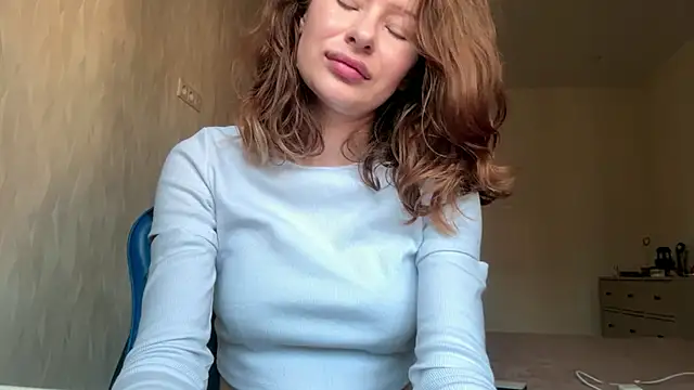 Snapshot of VikiraAmstrong chatting on 8, 11, 2025 VikiraAmstrong online show from 8, 11, 2025