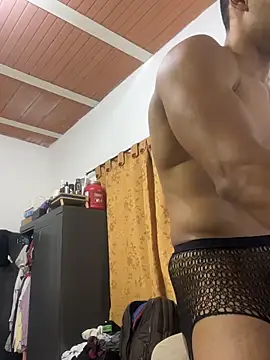 Snapshot of IanKnox chatting on 25, 11, 2025 IanKnox online show from 25, 11, 2025