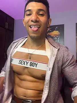 Snapshot of IanKnox chatting on 24, 11, 2025 IanKnox online show from 24, 11, 2025