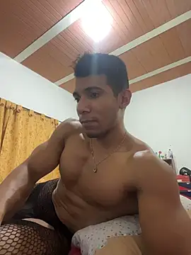 Snapshot of IanKnox chatting on 26, 11, 2025 IanKnox online show from 26, 11, 2025