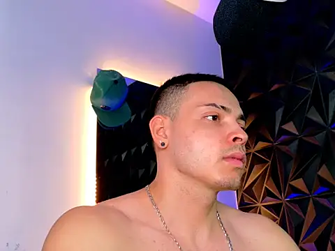 Snapshot of Maxwell_Dupont chatting on 14, 11, 2025 Maxwell Dupont online show from 14, 11, 2025