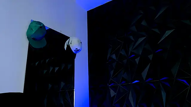 Snapshot of Maxwell_Dupont chatting on 20, 11, 2025 Maxwell Dupont online show from 20, 11, 2025