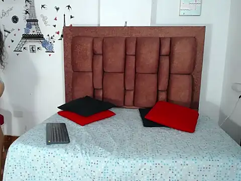 vchelsietaylorper online show from 9, 11, 2025