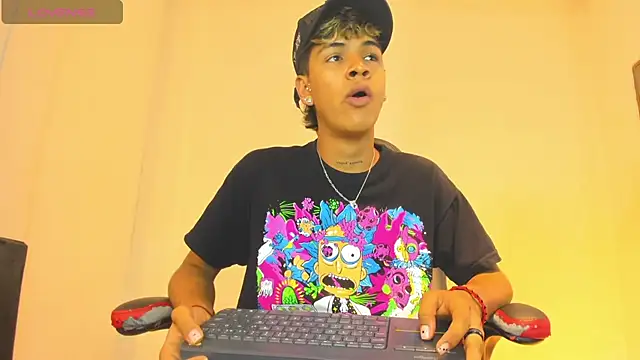 Snapshot of Timmy_Kiing_ chatting on 26, 11, 2025 Timmy Kiing online show from 26, 11, 2025