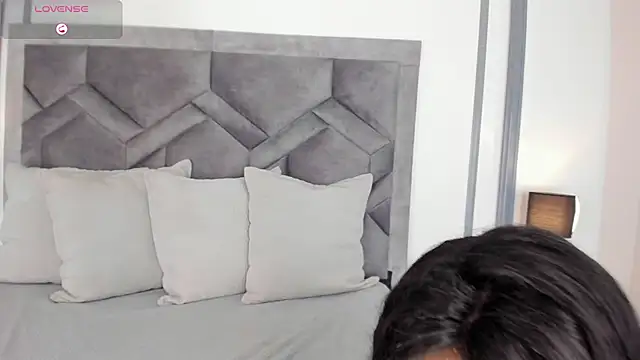 TahliaMoreau online show from 6, 3, 2026