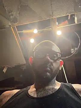 Snapshot of trickydickydaddy chatting on 5, 5, 2026 trickydickydaddy online show from 5, 5, 2026