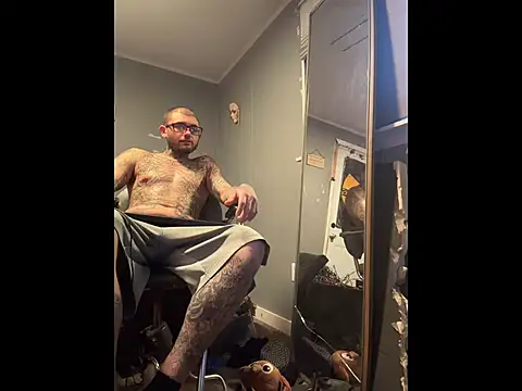 trickydickydaddy online show from 18, 4, 2026