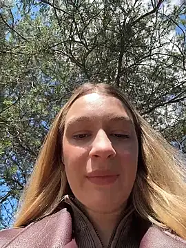 Snapshot of SashaCatt chatting on 9, 7, 2026 SashaCatt online show from 9, 7, 2026