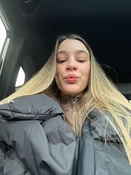 SashaCatt online show from 5, 4, 2026