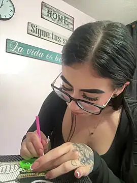 SCARLETT INK  online show from 8, 5, 2026