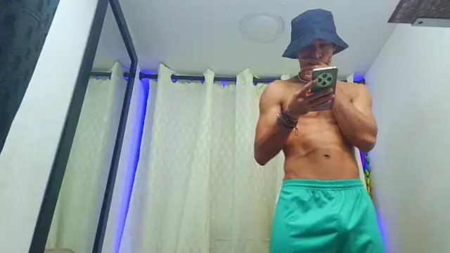 couple hot 00 online show from 25, 5, 2026