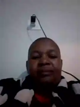 Snapshot of owam243 chatting on 8, 11, 2025 owam243 online show from 8, 11, 2025