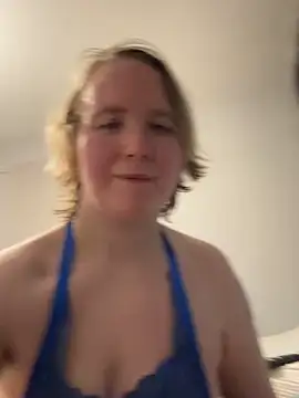 Snapshot of MollyWest_ chatting on 13, 11, 2025 MollyWest online show from 13, 11, 2025