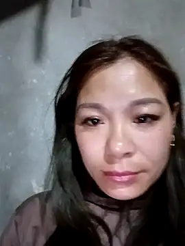 Lyla john online show from 13, 2, 2026