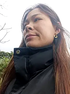 Lyla john online show from 3, 2, 2026