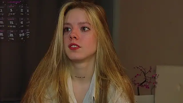 TiffinyMergist online show from 16, 12, 2025