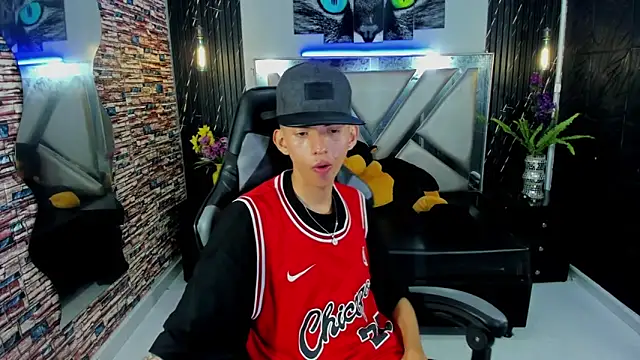 Arthur Loui online show from 8, 11, 2025