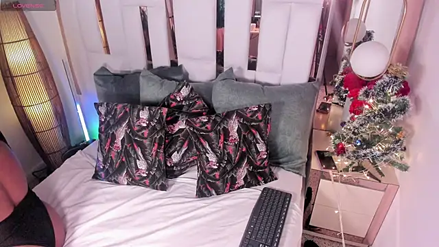 Snapshot of miadraven chatting on 1, 12, 2025 miadraven online show from 1, 12, 2025