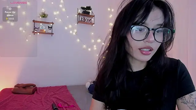 Tamara Aluna  online show from 16, 12, 2025