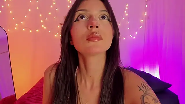 Snapshot of Tamara_Aluna_ chatting on 9, 5, 2026 Tamara Aluna online show from 9, 5, 2026