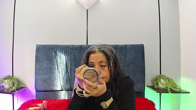 Victoriaa Anderson online show from 10, 7, 2026