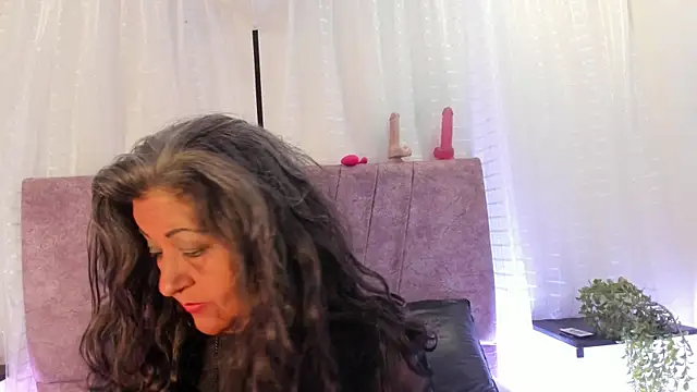 Victoriaa Anderson online show from 8, 4, 2026