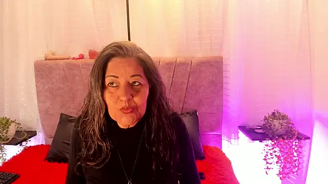 Snapshot of Victoriaa_Anderson chatting on 5, 6, 2026 Victoriaa Anderson online show from 5, 6, 2026