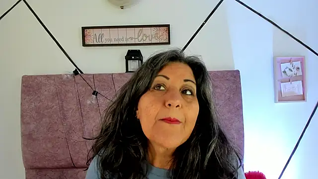 Victoriaa Anderson online show from 12, 2, 2026