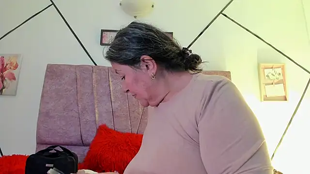 Victoriaa Anderson online show from 10, 1, 2026