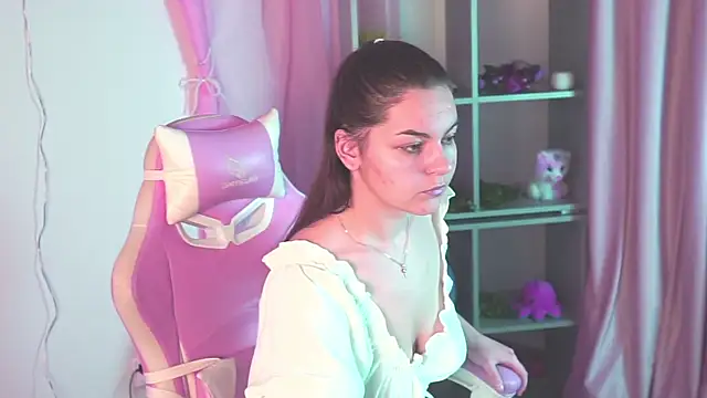 FrancescaCavaliere online show from 17, 12, 2025